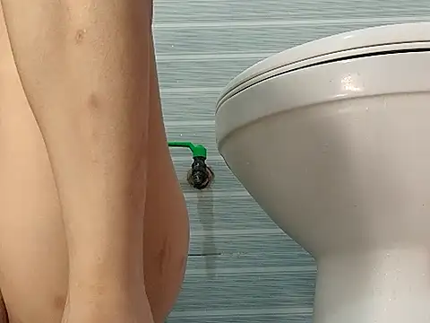 Tiny-122 online show from April 21, 2026, 11:22 pm