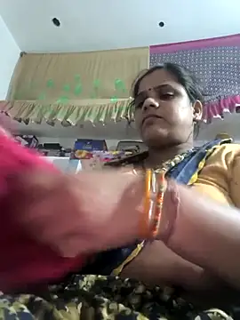 Hot suini online show from February 15, 2026, 4:28 pm