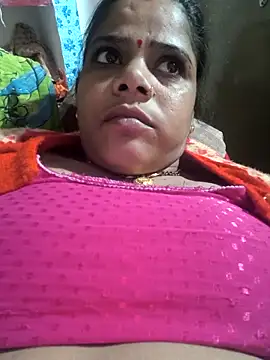 Hot suini online show from December 18, 2025, 4:33 pm