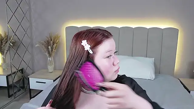 EvaNova  online show from April 3, 2026, 11:27 am