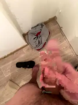 groschibre40100 online show from December 15, 2025, 1:17 pm