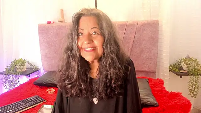 Victoriaa Anderson online show from June 3, 2026, 2:33 pm