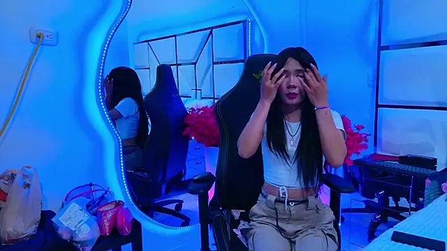 Snapshot of BunnySexyy18 chatting on February 13, 2026, 3:06 am BunnySexyy18 online show from February 13, 2026, 3:06 am