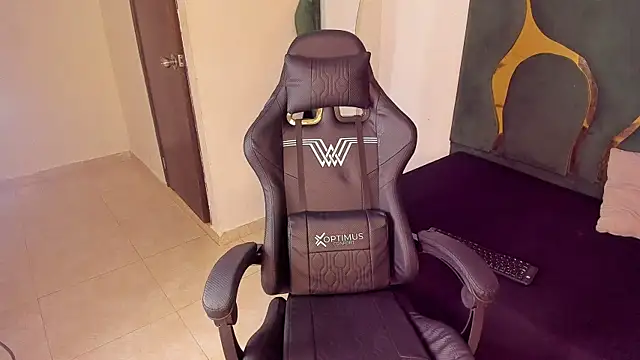 Emilyasm online show from December 1, 2025, 9:37 pm