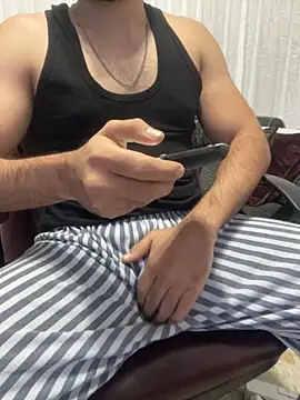 Snapshot of DARK0924 chatting on December 1, 2025, 2:29 pm DARK0924 online show from December 1, 2025, 2:29 pm