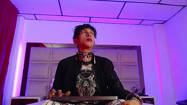 Maximo king25 online show from November 30, 2025, 3:40 am