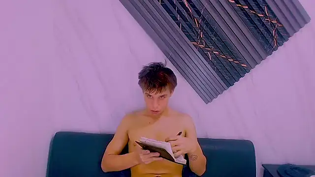 Liam York  online show from April 15, 2026, 4:33 pm