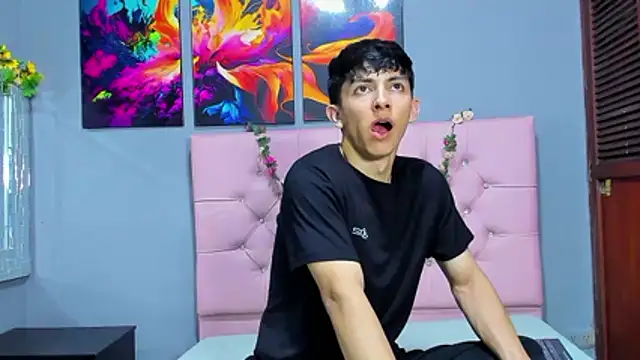 Snapshot of ElanGiraldo chatting on November 29, 2025, 10:32 pm ElanGiraldo online show from November 29, 2025, 10:32 pm