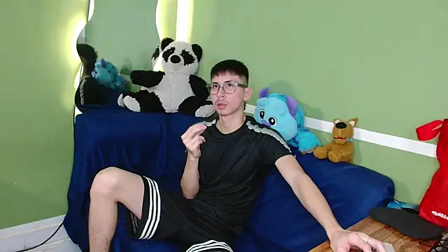 Snapshot of Kurt_williams1 chatting on February 5, 2026, 2:46 pm Kurt williams1 online show from February 5, 2026, 2:46 pm