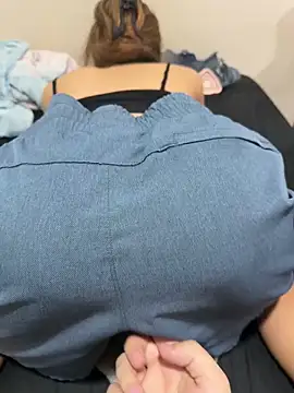 latinahorny11 online show from April 5, 2026, 6:09 am