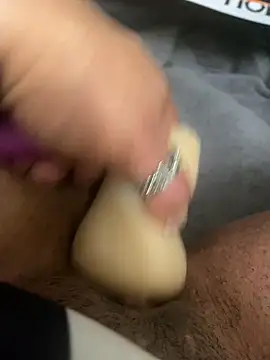 juicythickclit69 online show from November 16, 2025, 5:12 am