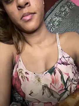 Snapshot of Your___Moonlight chatting on November 23, 2025, 9:14 pm Your Moonlight online show from November 23, 2025, 9:14 pm