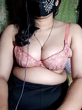 Snapshot of HotGirl23231 chatting on April 28, 2026, 7:51 pm HotGirl23231 online show from April 28, 2026, 7:51 pm