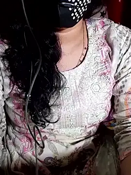 HotGirl23231 online show from June 12, 2026, 7:00 pm