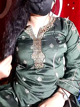 HotGirl23231 online show from July 29, 2026, 6:29 pm