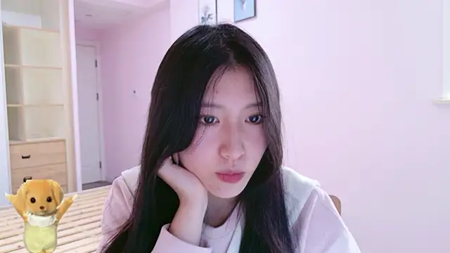 ZhaoZhaoDaWang online show from November 26, 2025, 6:57 am