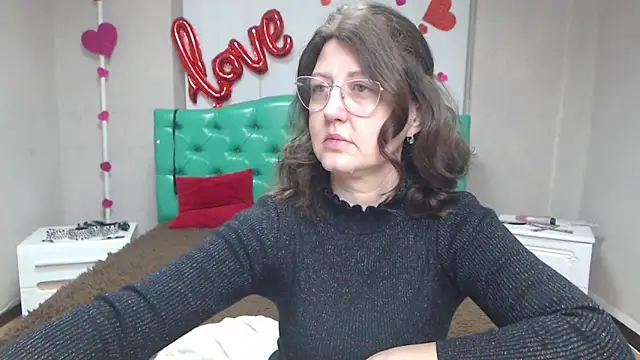 Snapshot of RoseHille chatting on February 15, 2026, 6:14 am RoseHille online show from February 15, 2026, 6:14 am