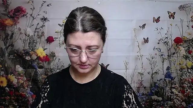 Snapshot of RoseHille chatting on November 26, 2025, 3:45 pm RoseHille online show from November 26, 2025, 3:45 pm