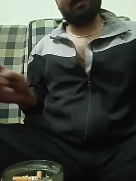 Snapshot of MrToxxic chatting on November 24, 2025, 5:13 pm MrToxxic online show from November 24, 2025, 5:13 pm