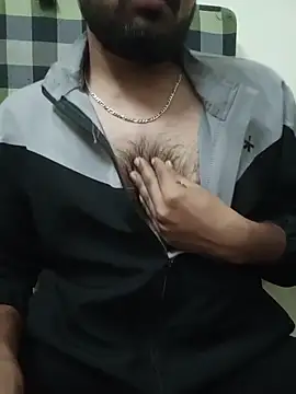 Snapshot of MrToxxic chatting on November 17, 2025, 5:17 pm MrToxxic online show from November 17, 2025, 5:17 pm