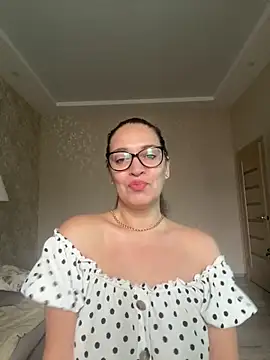 Snapshot of Milana8263 chatting on February 15, 2026, 8:24 am Milana8263 online show from February 15, 2026, 8:24 am