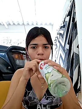 Snapshot of Skinny_Wet chatting on November 25, 2025, 12:05 pm Skinny Wet online show from November 25, 2025, 12:05 pm