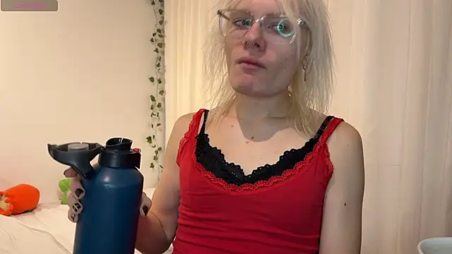 Snapshot of MollyChloe chatting on November 26, 2025, 6:52 pm MollyChloe online show from November 26, 2025, 6:52 pm