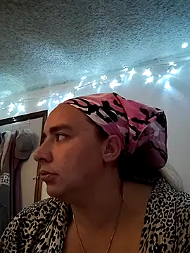 Kinkycouple0213 online show from November 15, 2025, 4:05 am