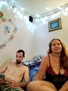 Kinkycouple0213 online show from November 29, 2025, 7:08 am