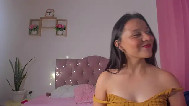 arianna cute7 online show from December 1, 2025, 1:28 am