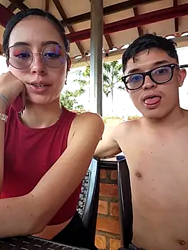 SAMANTHA AND PETER online show from November 26, 2025, 8:20 pm