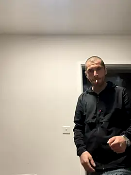 Kinkycouple142 online show from November 16, 2025, 1:32 am