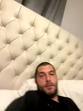 Kinkycouple142 online show from November 10, 2025, 6:57 pm