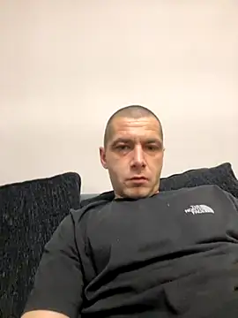 Kinkycouple142 online show from November 11, 2025, 7:52 pm