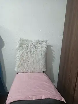 Snapshot of Little-Sammy chatting on November 23, 2025, 7:46 pm Little-Sammy online show from November 23, 2025, 7:46 pm