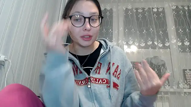 Snapshot of your__gena chatting on November 25, 2025, 2:06 pm your gena online show from November 25, 2025, 2:06 pm