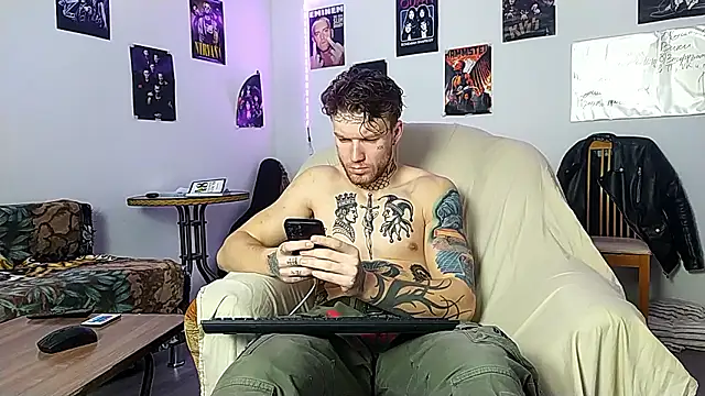 Huntall77 online show from January 19, 2026, 5:11 am