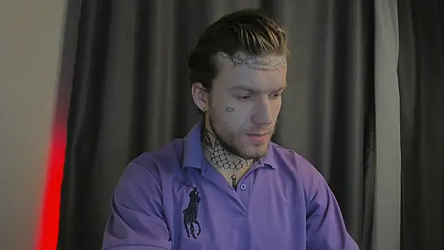 Huntall77 online show from December 4, 2025, 4:28 pm