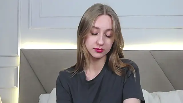 RachaelCute online show from November 10, 2025, 8:52 am