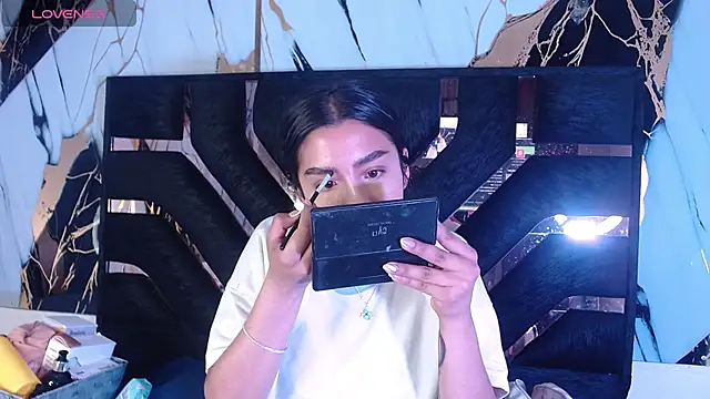 tael novacs online show from January 19, 2026, 3:54 am