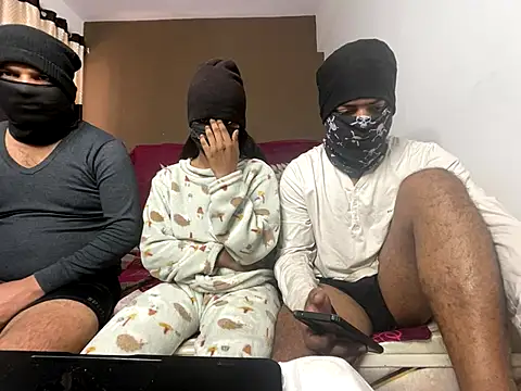 avnikaur online show from November 27, 2025, 7:09 am