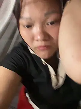 Snapshot of m-mbae chatting on May 15, 2026, 5:44 pm m-mbae online show from May 15, 2026, 5:44 pm