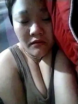 Snapshot of m-mbae chatting on April 28, 2026, 4:33 pm m-mbae online show from April 28, 2026, 4:33 pm