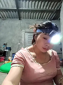 vangkt-cute online show from March 3, 2026, 12:12 pm