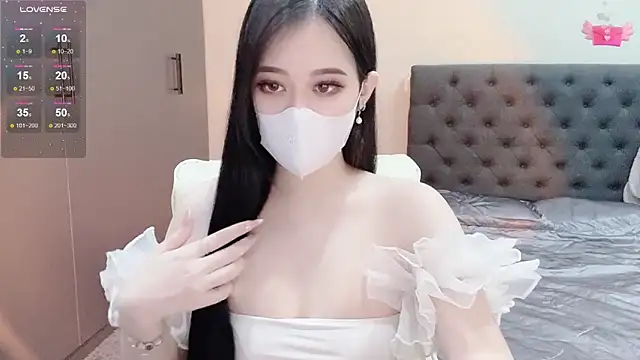 Snapshot of Lucii_baby chatting on January 15, 2026, 5:05 pm Lucii baby online show from January 15, 2026, 5:05 pm