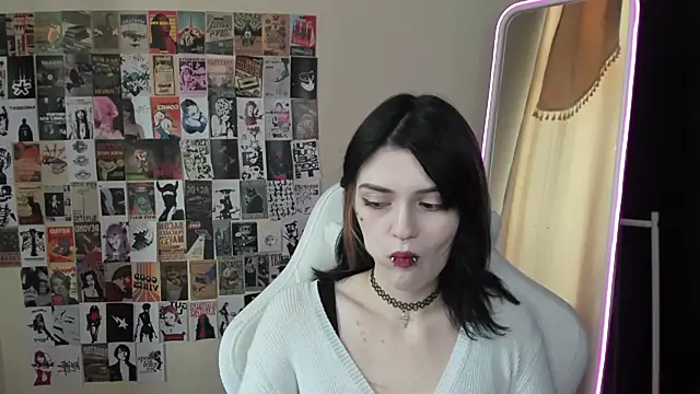 EmmaDarkk online show from November 15, 2025, 7:34 am