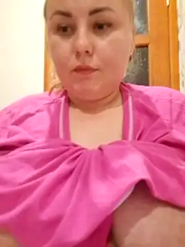 Moumy girl online show from November 11, 2025, 6:47 pm