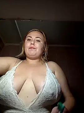 Moumy girl online show from November 17, 2025, 10:41 am