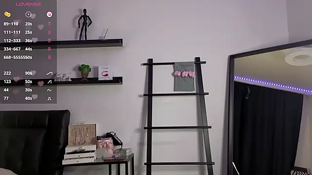 Snapshot of Alisa_World8 chatting on November 16, 2025, 7:35 am Alisa World8 online show from November 16, 2025, 7:35 am