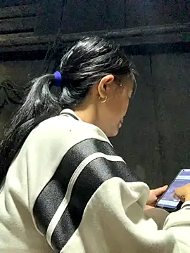 Snapshot of phuong_cute chatting on November 12, 2025, 2:10 pm phuong cute online show from November 12, 2025, 2:10 pm